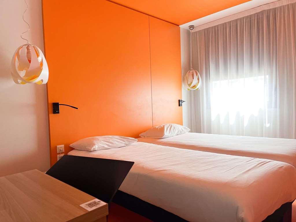 Ibis Styles Nimes Gare Centre Hotel Room photo