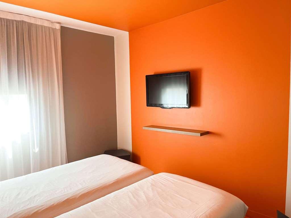 Ibis Styles Nimes Gare Centre Hotel Room photo